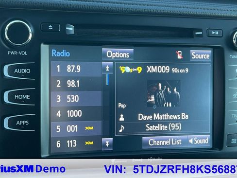 Used 2019 Toyota Highlander XLE image 32