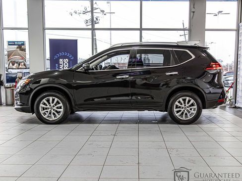 Used 2020 Nissan Rogue SV image 7