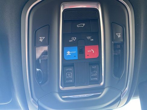 New 2026 Jeep Grand Cherokee Altitude image 36