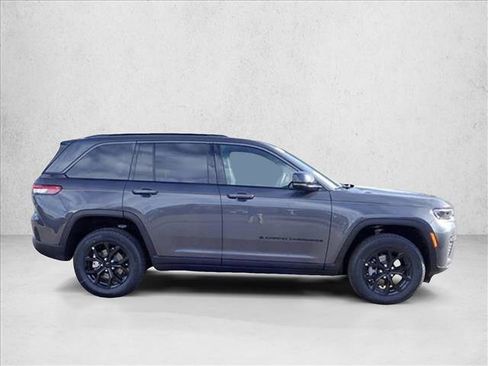 New 2026 Jeep Grand Cherokee Altitude AWD/4WD image 5
