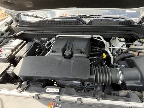 Used 2025 Chevrolet Colorado W/T w/ Advanced Trailering Package AWD/4WD image 30