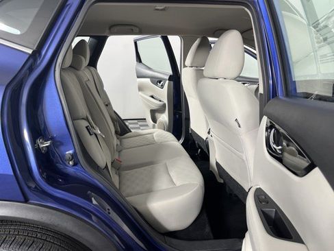 Used 2022 Nissan Rogue Sport SV FWD image 41