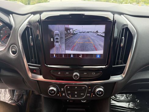 Used 2023 Chevrolet Traverse RS FWD image 34