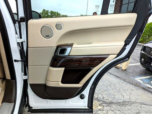 Used 2016 Land Rover Range Rover HSE image 39