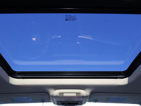 Used 2024 Cadillac XT6 Premium Luxury w/ Technology Package image 11