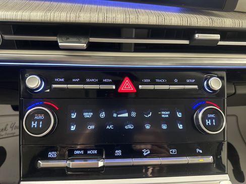 Used 2025 Hyundai Santa Fe Calligraphy AWD/4WD image 17