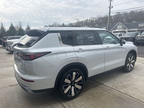 New 2026 Mitsubishi Outlander SE AWD/4WD image 10
