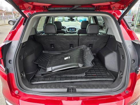 Used 2022 GMC Terrain SLT w/ Infotainment Package II image 16