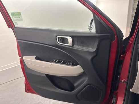 Certified 2026 Hyundai Venue SEL FWD image 30
