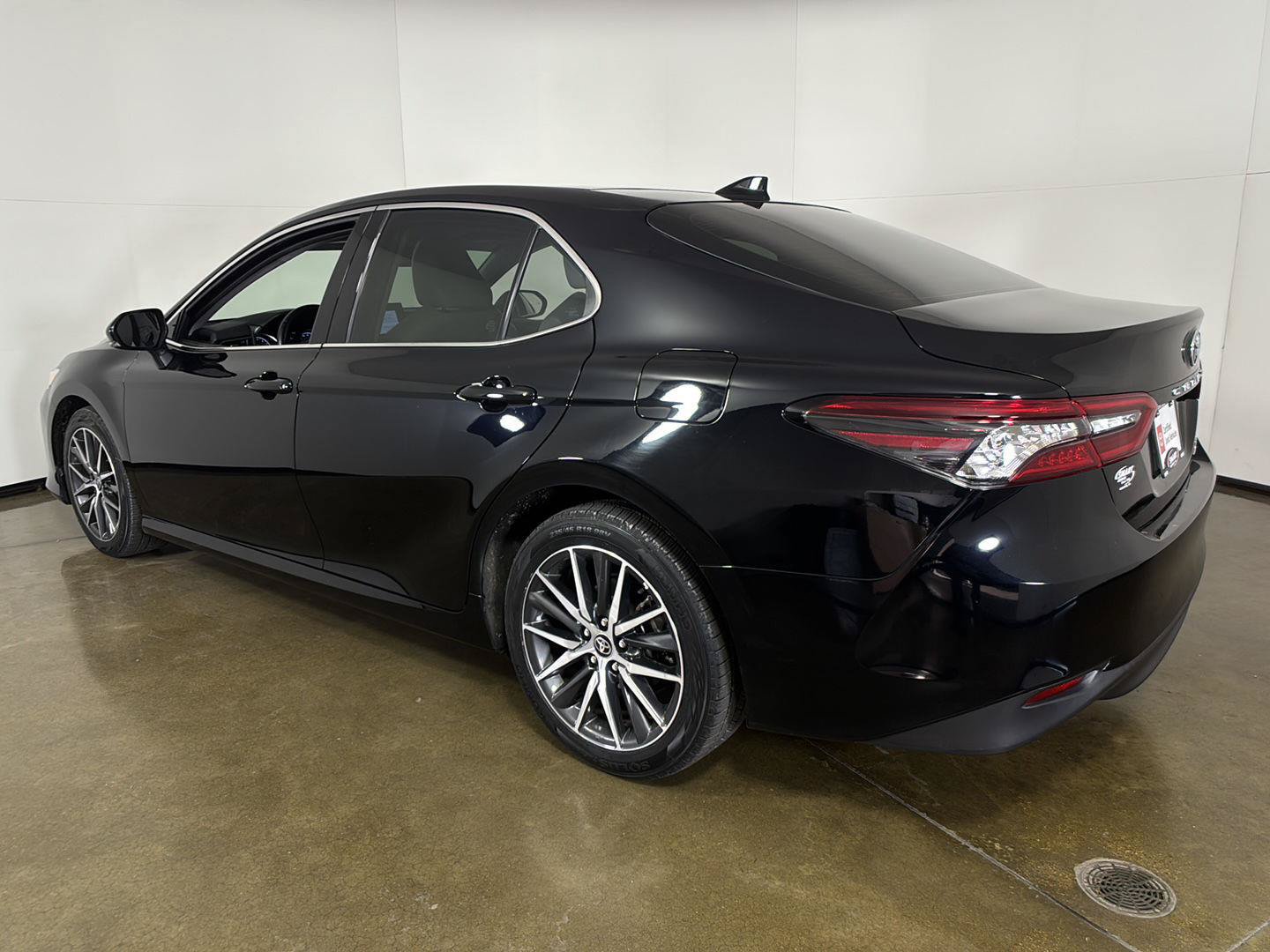 Used 2023 Toyota Camry XLE w/ Cold Weather Package AWD/4WD image 22