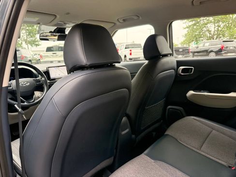 Used 2023 Hyundai Venue Limited w/ Cargo Package FWD image 32