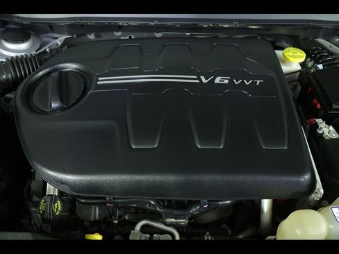 Used 2022 Jeep Cherokee Latitude Lux w/ Sun & Sound Group image 17