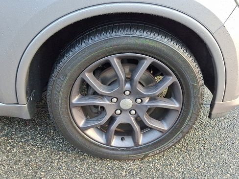 Certified 2017 Dodge Durango R/T image 9