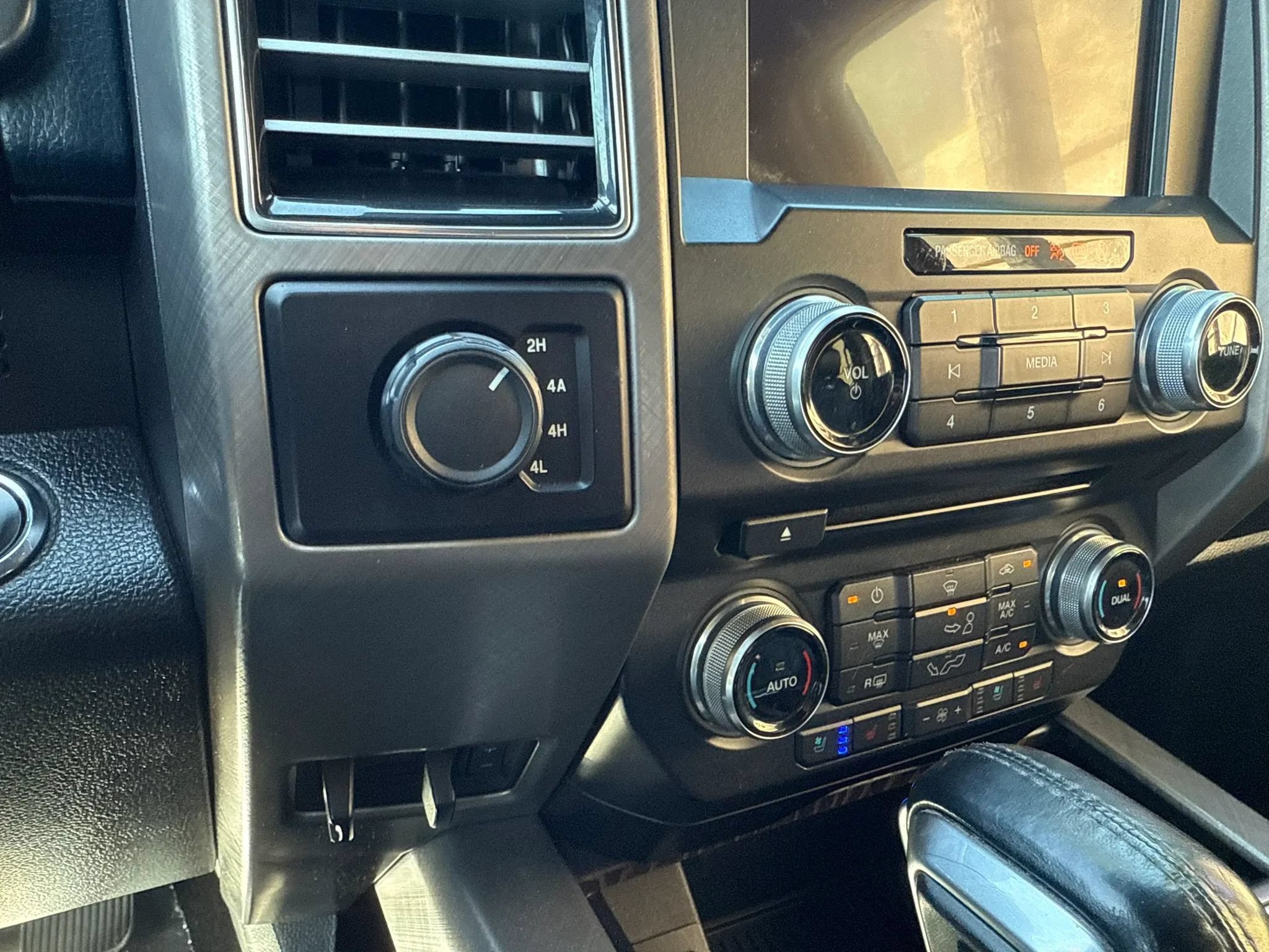 Used 2018 Ford F150 Limited AWD/4WD image 28