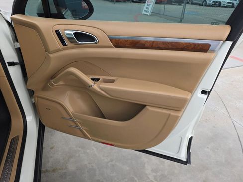 Used 2011 Porsche Cayenne Turbo AWD/4WD image 63