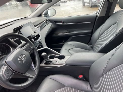 Used 2024 Toyota Camry SE image 20