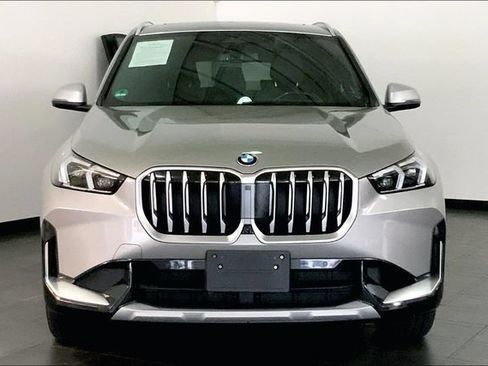 Used 2023 BMW X1 xDrive28i AWD/4WD image 3