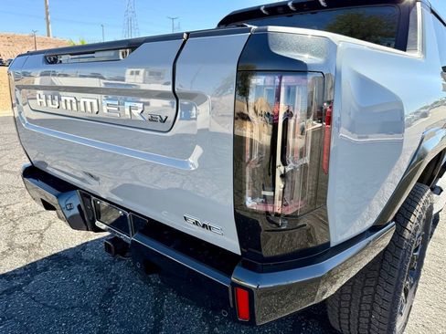 New 2026 GMC Hummer EV 4x4 Crew Cab image 14