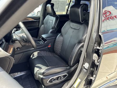 Used 2023 Jeep Grand Cherokee Summit w/ Luxury Tech Group V AWD/4WD image 11