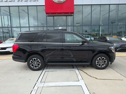 Used 2024 Ford Expedition XLT image 3