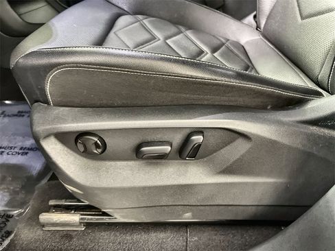 Used 2024 Volkswagen Atlas SE image 14