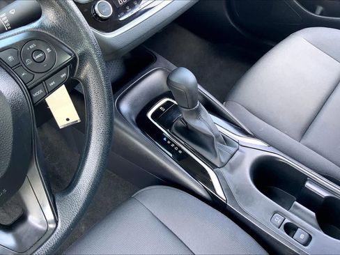 Used 2025 Toyota Corolla LE FWD image 16