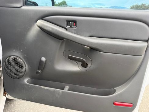 Used 2006 Chevrolet Silverado 1500 W/T RWD image 12