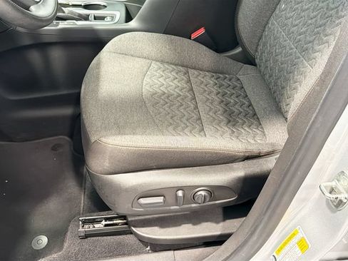 Used 2022 Chevrolet Equinox LT FWD image 16