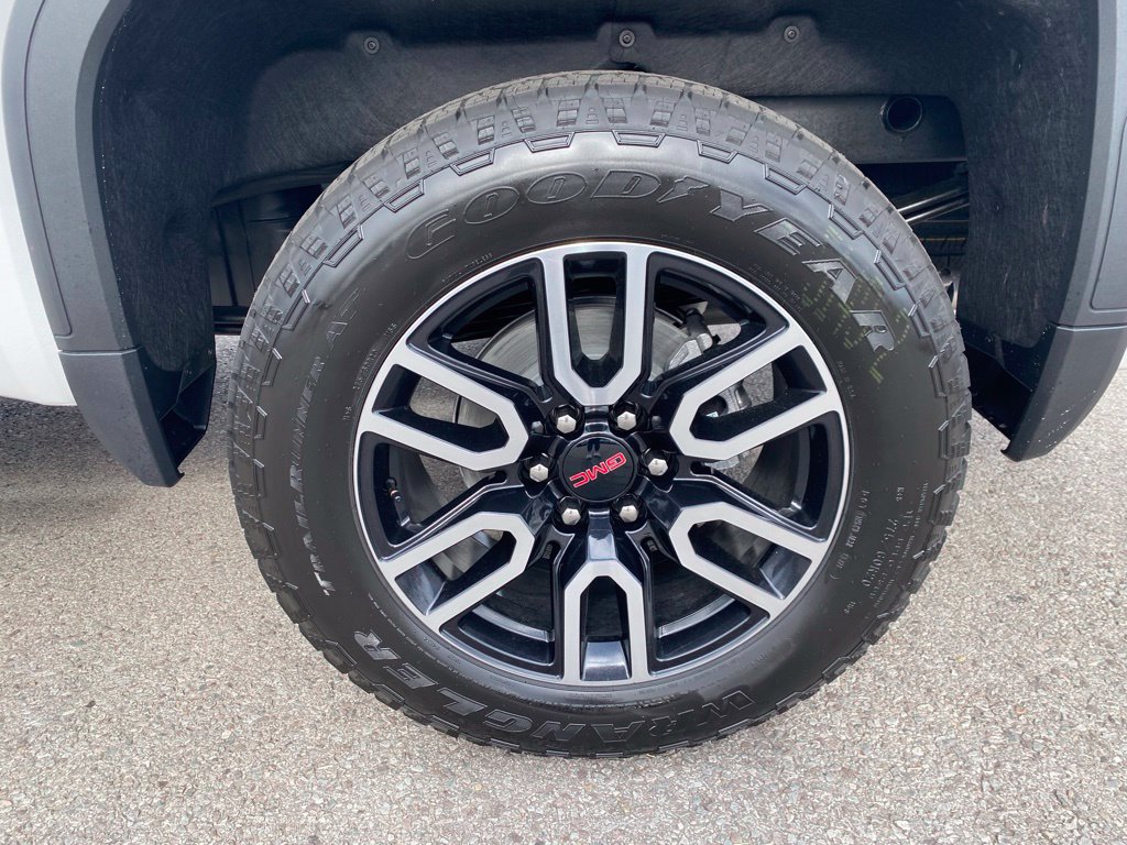 New 2026 GMC Sierra 1500 AT4 w/ AT4 Premium Package AWD/4WD image 13
