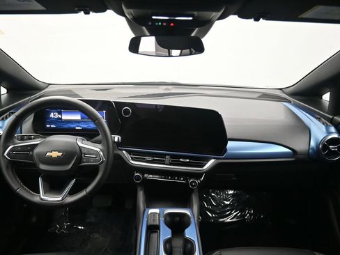 Used 2025 Chevrolet Equinox EV LT w/ Convenience Package image 14