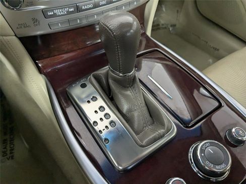 Used 2019 INFINITI Q70 L 3.7 image 24