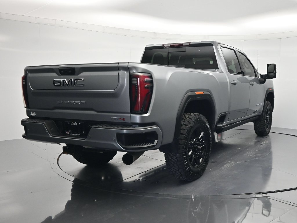 Used 2025 GMC Sierra 2500 AT4 w/ AT4 Premium Plus Package AWD/4WD image 5