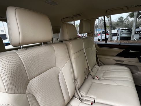 Used 2020 Lexus LX 570 4WD w/ Luxury Package image 42