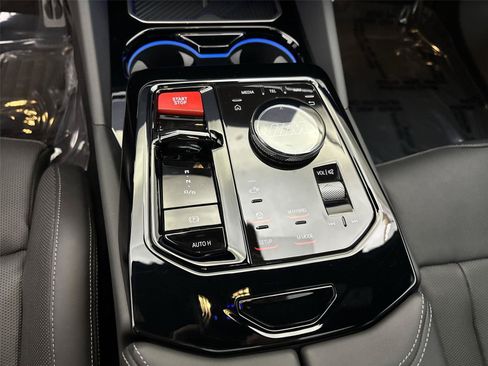 Used 2025 BMW M5 Touring AWD/4WD image 23
