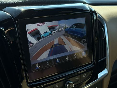 Used 2023 Chevrolet Traverse Premier AWD/4WD image 19