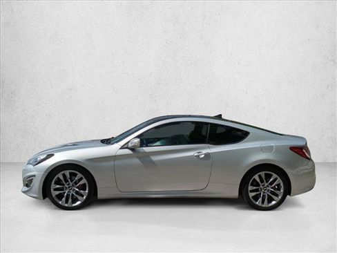 Used 2013 Hyundai Genesis 3.8 RWD image 8