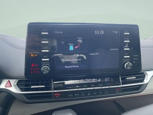 Used 2023 Toyota Sienna XLE image 24