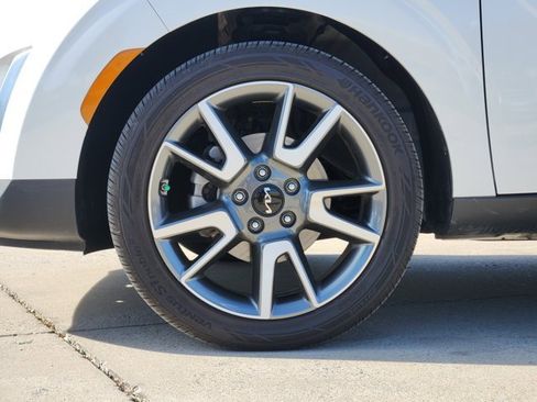 Certified 2024 Kia Soul EX w/ Option Group 015 image 11