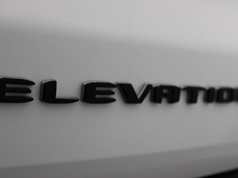 Used 2025 GMC Acadia Elevation image 19