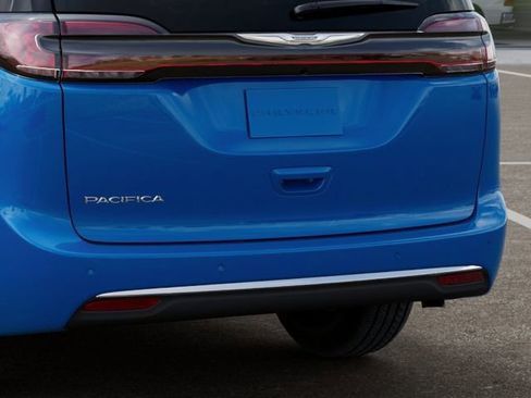 New 2026 Chrysler Pacifica Select FWD image 16