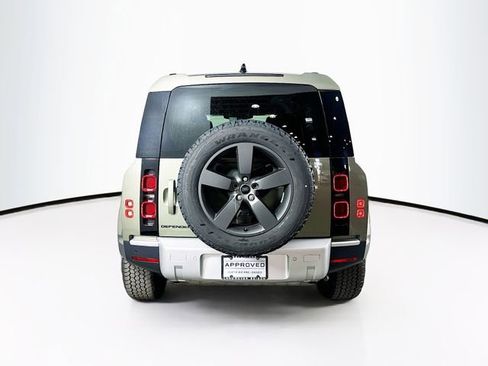 Used 2025 Land Rover Defender 110 S image 30