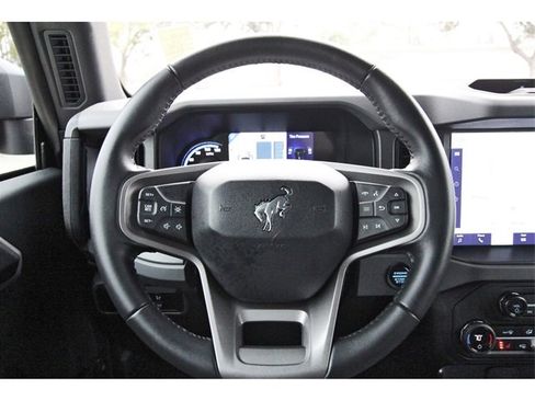 Used 2024 Ford Bronco Black Diamond w/ Sasquatch Package image 14