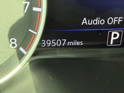 Used 2017 Nissan Murano Platinum w/ Platinum Technology Package FWD image 21