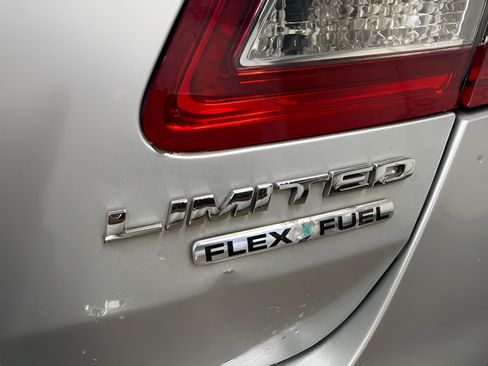Used 2016 Ford Taurus Limited FWD image 9