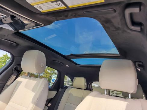 Used 2023 Land Rover Range Rover Velar HST image 9