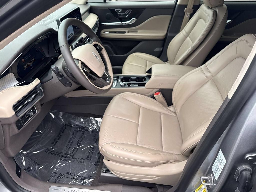 Certified 2024 Lincoln Corsair AWD w/ Equipment Group 101A image 12