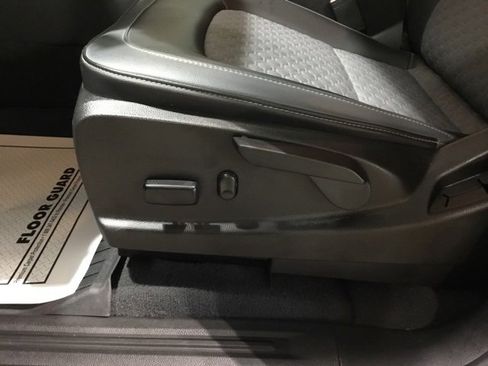 Used 2022 Chevrolet Colorado Z71 image 28