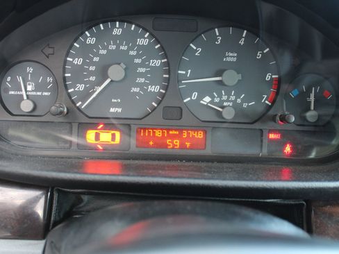 Used 2001 BMW 325Ci Convertible image 18