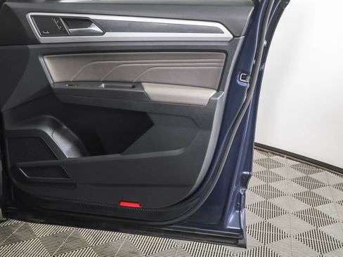 Used 2022 Volkswagen Atlas Cross Sport SEL Premium R-Line image 50