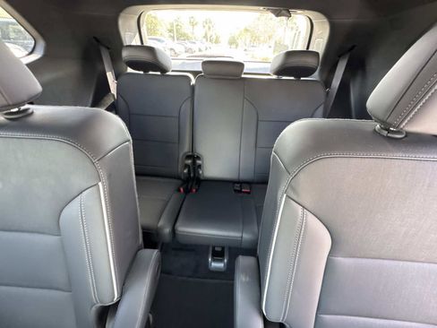 Used 2025 Buick Enclave Preferred image 16